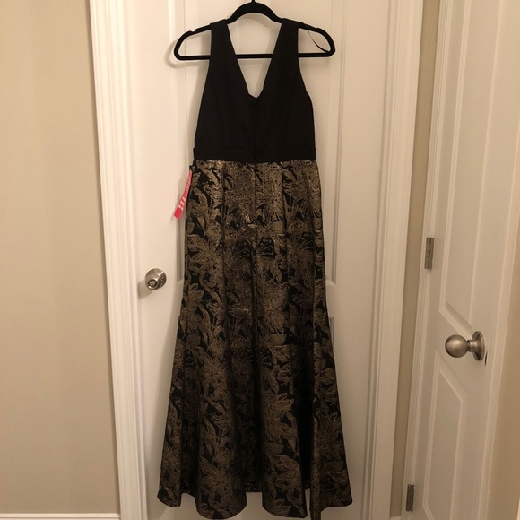 NWT Ignite Evenings Black and Gold Formal Dress - Picture 4 of 6